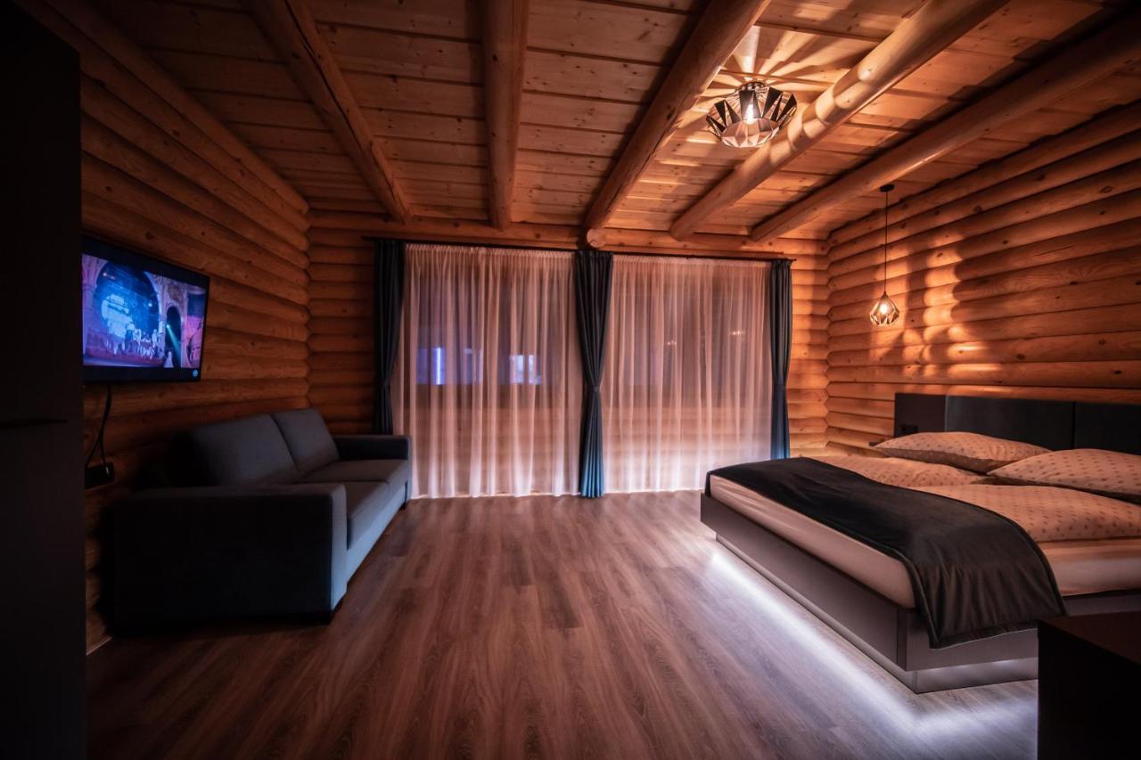 Mitosz Apartman Gyomaendrőd Esterno foto